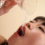 喉じゃくり精飲ピンサロ嬢 美谷朱里 好みのチ●ポは裏オプション(PtoM)でオクチとマ●コを行ったり来たり - 10