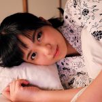 唾液を絡ませ自ら腰を振る。素顔丸出し一泊旅行。「おじさんを撃ち抜くスマイルの淫乱すぎる豹変」 根尾あかり - 1