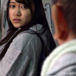 下卑た小父さんたちに輪されるって蕩けちゃう... 私、加齢臭を嗅いだだけで、息が荒くなって濡れてくるんです... 姫咲はな - 12