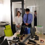 恥辱と体液にまみれた美人秘書 夫の傍でも疼きが抑えられない社内寝取られ性交 美乃すずめ - 1