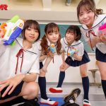 【VR】顔面直浴び特化！！女汁まみれVR 真夏のドS女子生徒編！教室でスク水J●に潮、唾、尿を顔面に直接浴びせられ、ビショビショになっているのにビンビンに勃起しているボクの変態チ●ポを罵倒されながら責められ、何度も射精させられる！ - 4