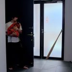 新村あかりと美谷朱里の透明人間がイカせてくる衝撃的濃厚絶頂 - 18