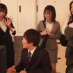 会社の近くに引っ越したせいで、大雨が降った日はちょっとSっ気のある部下3名のたまり場に。無防備なスケスケ姿で誘惑されたボクは遠距離恋愛中のカノジョにナイショで浮気ハーレム逆NTR - 3