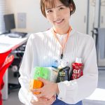 照れ屋だけどスケベっぷり半端ない ショートカットが可愛らしい入社2年目グッズ事業部 柴崎はるAV出演（デビュー）！ - 10