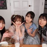 【VR】彼女も彼女の親友も超人気店のNO.1ピンサロ嬢!? ピンサロ制服でハーレムフェラ~お店じゃ絶対NGの本サロ5P <おうちピンサロVR> 松本いちか、枢木あおい、佐野なつ、伊東める - 3