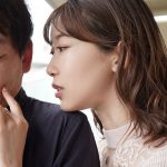 毎晩セックスの声が大きいお隣さんは夫の留守中、欲求不満で僕を誘惑。汗だくになって一週間ヤリまくった。 黒川すみれ - 7