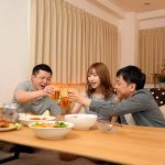 宅飲み逆NTR 親友のカノジョが即勃起するボクを弄び何度も杭打ち騎乗位で連続射精。 天使もえ - 1