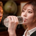 もう何十年もセックスと無縁の飢えた性獣オヤジがいるゴミ屋敷に家庭訪問した死ぬほど不運な新任女教師 楓ふうあ - 2