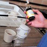 終電逃すたび僕の部屋に泊まりに来る妹のこぼれ落ちそうな寝巨乳にムラムラ止まらず、バレ寸前まで揉んでしゃぶってを繰り返すギリギリ夜●い未満生活 胡桃さくら - 12