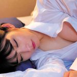 終電逃すたび僕の部屋に泊まりに来る妹のこぼれ落ちそうな寝巨乳にムラムラ止まらず、バレ寸前まで揉んでしゃぶってを繰り返すギリギリ夜●い未満生活 胡桃さくら - 2