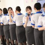 【SP特典版】「制服・下着・全裸」でおもてなし またがりオマ○コ航空 圧巻総勢11名＋特別講師1名による2024年度新人CA大型研修編 6セクションの集団おま〇こキャビンレッスン 特典コーナー43分追加！ 総尺190分収録 6＋1セクション - 5