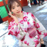 【美乳美尻な浴衣娘】愛嬌たっぷり小動物系激カワJDとイチャラブ浅草デート!ぺろぺろ舐めてジュポジュポしゃぶる濃厚フェラで精子搾取!美しいボディラインをくねらせながらの騎乗位を味わう、中出しアリのハメ撮りSEX!【性癖、ハメ撮り】【さとみ】 宮本聡美 - 1