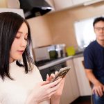 家族に内緒でねとられて… 家族旅行中、巨根青年にイヤというほど突かれイカされた妻 本田もも - 2