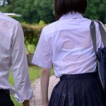 突然の大雨…濡れ透けNTR いつもJ●彼女を送ってさよならする田舎の終着駅で知らない中年オヤジのチ●ポの虜になっているなんて… 水卜さくら - 1