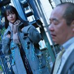 45,000部を売り上げた繊細で淫乱な傑作を実写化。 実写版おじさんで埋める穴 セックスに興味がありすぎる内気なムッツリ巨乳J○が偶然出会った中年おやじとの濃密交尾にドハマりするまで…。 浅野こころ - 2