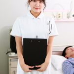 フェラチオしてくると噂の美人看護師 姫咲はな - 1