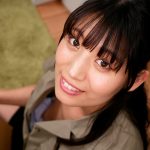 久々に会ういとこが引越しの手伝いに来てくれて作業中気付かず胸チラしていた。我慢できずに手を出したら意外にもOKしてくれた! 宇流木さらら - 2