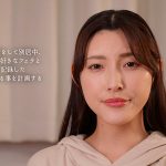 不倫した夫と一緒に鑑賞する「フェラ顔ごっくんビデオレター」 森沢かな - 1