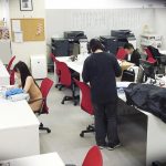会社で服を着ていないのは一人だけ！ハダカの尊さを身をもって学ぶ SOD女子社員 全裸業務 タオル一枚男湯入ってみませんか？ミッションテストプレイ編 社内露出＆普段一緒に働く同僚（たまに男優さん）からザーメン採取5名報告 - 4