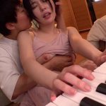 終電逃して後輩 OL の部屋に泊まったらフル勃起ムラムラ状態に！ノーブラ密着添い寝で巨乳ツンツン誘惑され夜通しハメまくった 黒島玲衣 - 12