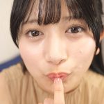 カメラ見ながら乳首舐め手コキ - 1