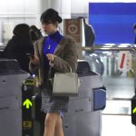 「貴方では気持ち良くなれないから…」淡白な夫とのSEXに不満を持つ美人妻たちが新調したTバックを履いてデカチンに泥●する - 16