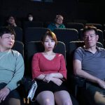 暗闇のシアターねとられ試射会 映画館で知らない男達にイヤというほどまさぐられ異常に興奮した妻 宍戸里帆 - 18
