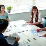 人妻PTA会長 保護者の男女が集う会合で巻き起こる…。子供には絶対内緒の淫らな背徳デカチン不倫 波多野結衣 - 2