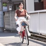 中に出してもいいから止まってください！！！押さえつけて逃がさないエンドレス奥突きバウンドピストンでイキ壊れた女5 推定Gカップ 剛毛妻 - 2