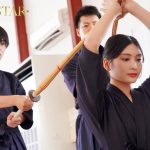 無表情な剣道の女師範 その凛とした佇まいからは想像出来ないほど弟子たちに甘く’チン媚び’目線で何度でもヌイてくれる 本庄鈴 - 7