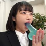 『大手企業の内定が目標の就活女子大生限定！ チ〇ポを咥えながらジョボジュボ面接トレーニング！』スタイル抜群な清楚JDが喉奥チン凸されまくる！お口とスーツを精子まみれにされながらデカチン生ハメに即堕ち連続ガチ絶頂！！！【街角素人モニタリング♯みお…蓮実ちせ - 2