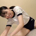 神田ゆい ムチムチ美尻 神ブルマ 美少女やぽっちゃり娘らにピチピチブルマ&体操着を着せ、ハミパン、ムレムレワレメを毛穴まで見えるほどの超ドアップ接写!さらに尻コキ、着衣お漏らし放尿やブルマぶっかけ等ブルマ好きに送る完全着衣フェチAV - 1