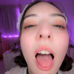 【VR】【8K】ハーフ美人でド痴女のマ○コ丸出し結合部穴あきコスプレ完全着衣中出しソープランド 西田カリナ - 15