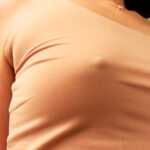 ノーブラキャミソールの豊満エロ乳房に顔埋めながらベロンベロンに乳首舐められ続ける - 19