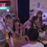 推したらヤレるコンカフェ 3組のコンビが太客の僕を中出し誘惑して奪い合い！ ～レズコンビおとちゃん・きりちゃん編～ - 1