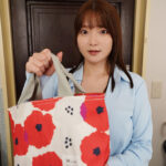 【VR】隣に越してきたモラハラ夫から身を隠す訳アリ巨乳人妻‘めいさん’とたった一度だけ身を寄せ合い貪り合ったアノ夜 鷲尾めい - 4