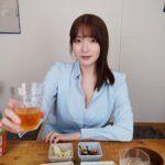 【VR】隣に越してきたモラハラ夫から身を隠す訳アリ巨乳人妻‘めいさん’とたった一度だけ身を寄せ合い貪り合ったアノ夜 鷲尾めい - 5