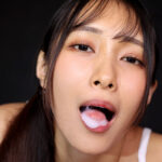 【VR】【8K】隣の部屋に住むバツイチの巨乳美人に勝手に忍び込まれ夜●いされて… 逢見リカ - 10