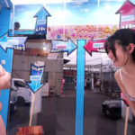 街行く素人娘が脱ぎ脱ぎあっち向いてホイ対決！顔を向けた先に服を1枚脱ぐ、手コキ、フェラ、キスなどのHな罰ゲーム！先に相手を全裸にしたら勝ち！負けたら即ハメ中出し！撮って出し！マジックミラー号～あきか編～ - 4