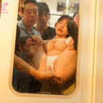 電車で、私だけ水着。弱み握られたKカップ少女はスク水通学を強いられ集団痴●魔に公然わいせつ。 天音るな - 9