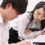 地味な眼鏡の先生は、裏では自慢の美巨乳で学園内の男を●すビッチ先生だった 月乃ことね - 11