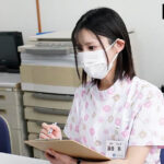 現代社会の闇を告発！セクハラさせ放題！あまりの忙しさに即ハメOKの老人介護施設 百合良 - 2
