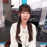 イマドキ女子大生限定！初めての大人のオモチャ体験レビュー！定番の電マやバイブから話題の吸うやつまでを使って正直採点！から、一転！利きオモチャチャレンジ！何度もピストンで膣粘膜を擦られてイキ潮噴射が止まらない！！賞金なんかいらないからデカチンを…～ゆい編～ - 1