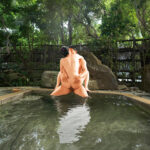 超汗だく温泉セックス！ ＃不倫爆乳妻 パーフェクトボディ妻と湯煙に隠れて青姦不倫。 5時間20人 - 1