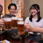 新人アルバイトは、おま○こ穴確定。僕の清楚カノジョは初めてのバイト先での歓迎会でクソバイトスタッフ全員にノリノリで一晩中寝取られる。 浅海なみ - 1