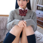 清楚な妹の不注意パンチラに飛び込みたい。可愛い義妹と僕の年末年始の出来事― 初美なのか - 1