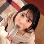 「彼氏に喜んでもらうため」と幼馴染の口だけでコンドーム装着する練習にボクのチ○ポが使われることになり、上目遣いでヨダレたらぁ～り咥え込む姿に理性ぶっ飛び口マ○コに奥まで挿入！勢いあまってゴム外して寝取りハメSEXの練習までヤリまくった 小野坂ゆいか - 7