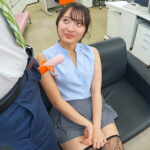 【ごっくんセクハラ】残業中オフィスで2人きり、ムラムラ部長の中年精子を毎日飲まされる押しに弱い新人デカ尻部下OL 花守夏歩 - 15