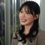 大停電の夜に…美人上司と二人きり 憧れの巨乳と色気と暗闇に理性を失い夜が明けるまで一晩中射精しまくった 金松季歩 - 1