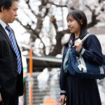 卒業式終了から10分後… さっきまで教え子だった元女子〇〇とラブホへ直行し性欲が枯れるまでセックスしてしまったダメな僕。 浜辺やよい - 2